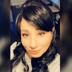 Meet your Posher, Raquel